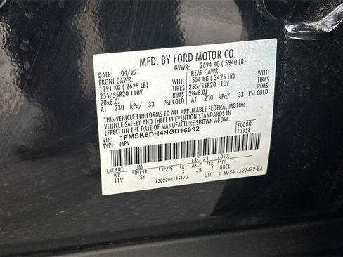 Used 2022 Ford Explorer XLT image 32