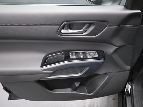 New 2026 Nissan Pathfinder SL FWD image 11
