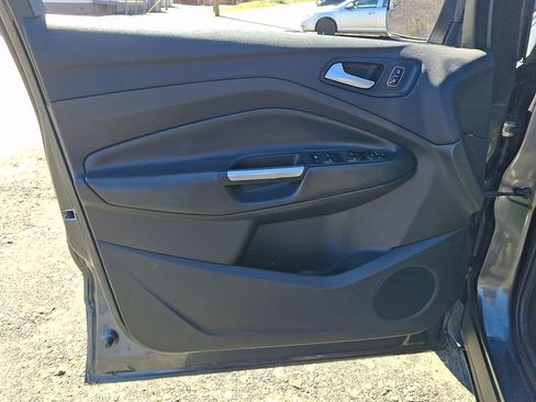 Used 2017 Ford Escape SE w/ SE Cold Weather Package image 12