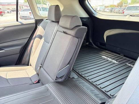 Used 2019 Toyota RAV4 XLE w/ Convenience Package AWD/4WD image 8