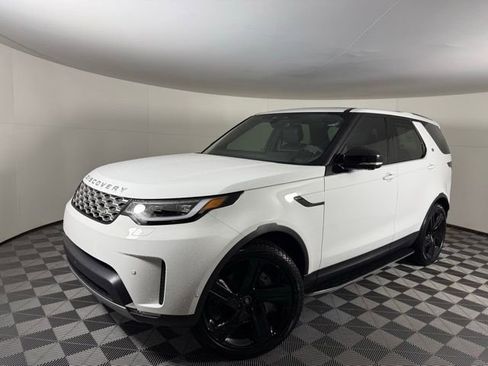 Certified 2025 Land Rover Discovery S image 2