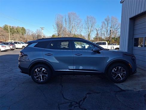 Used 2025 Kia Sportage EX w/ Premium Package image 5