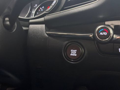 Used 2022 MAZDA MAZDA3 s FWD image 24