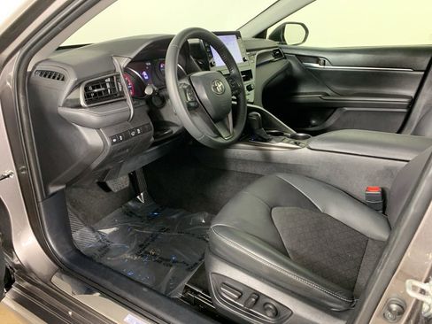 Used 2022 Toyota Camry XSE FWD image 30