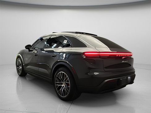 Used 2025 Porsche Macan 4S Electric image 6