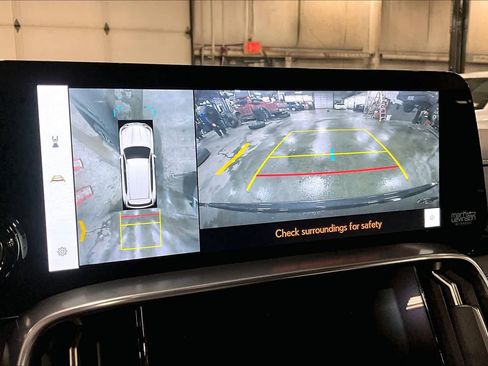 Used 2025 Lexus LX 600 4WD w/ Luxury Package image 27