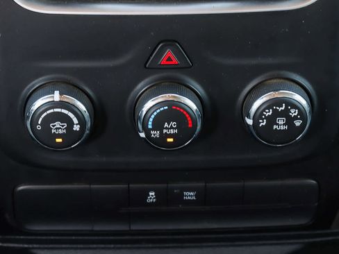 Used 2017 RAM 1500 Classic SLT image 16