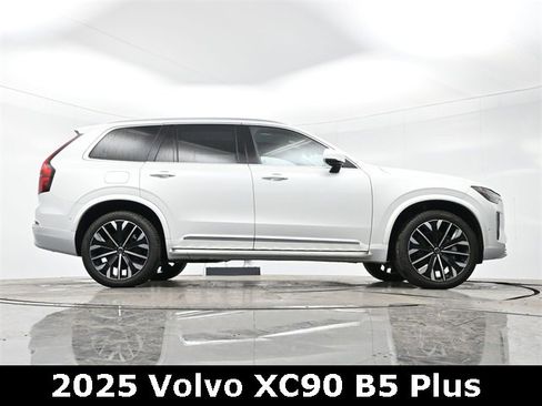 Used 2025 Volvo XC90 B5 Plus w/ Protection Package Premier image 33