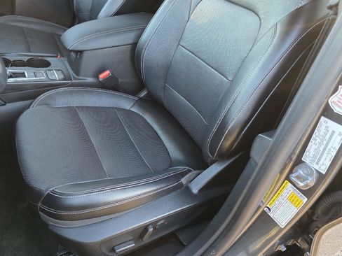 Used 2020 Ford Escape Titanium image 30