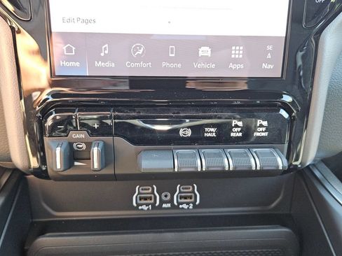 New 2026 RAM 3500 Big Horn AWD/4WD image 19