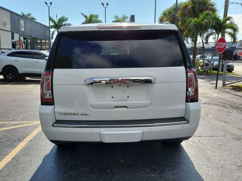 Used 2015 GMC Yukon XL Denali AWD/4WD image 5