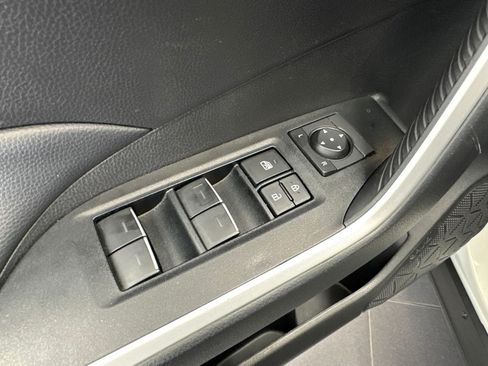 Used 2025 Toyota RAV4 XLE AWD/4WD image 35