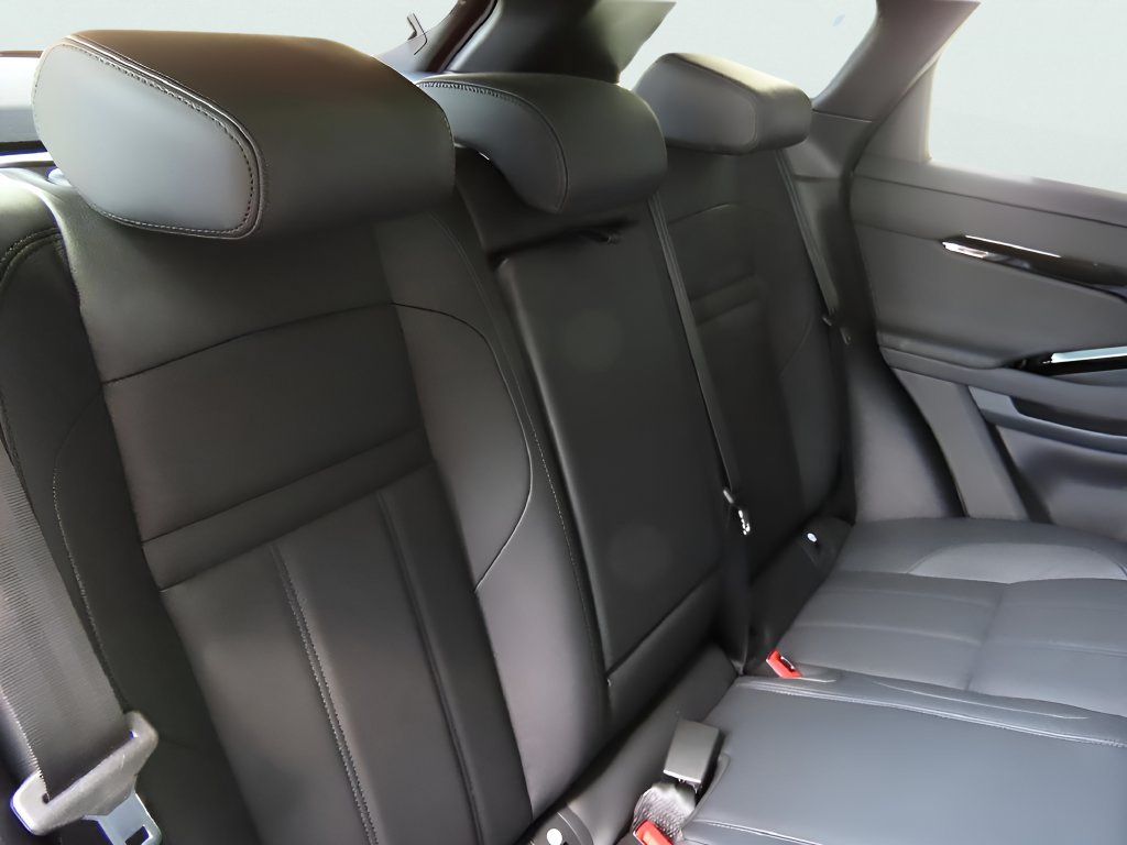 Used 2026 Land Rover Range Rover Evoque Dynamic SE AWD/4WD image 13