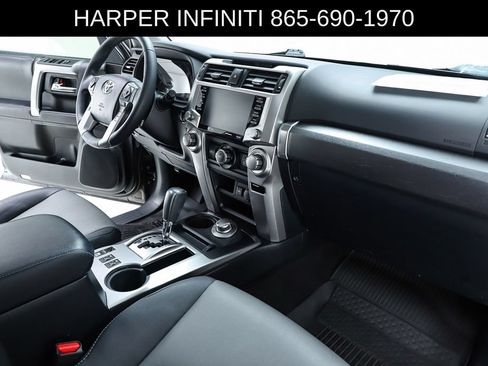Used 2020 Toyota 4Runner SR5 Premium w/ Moonroof Package AWD/4WD image 32