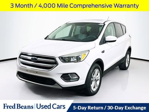 Used 2017 Ford Escape SE image 4