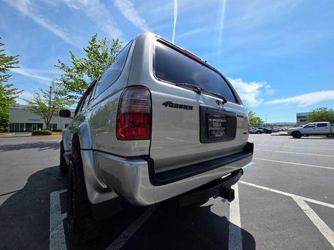 Used 2000 Toyota 4Runner Limited AWD/4WD image 11