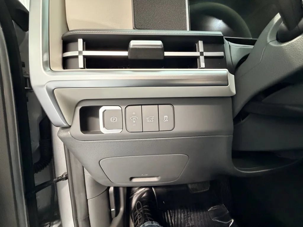 Used 2026 Hyundai Santa Fe SEL AWD/4WD image 32