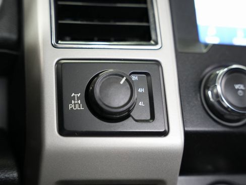 Used 2019 Ford F350 Lariat w/ Lariat Ultimate Package image 27