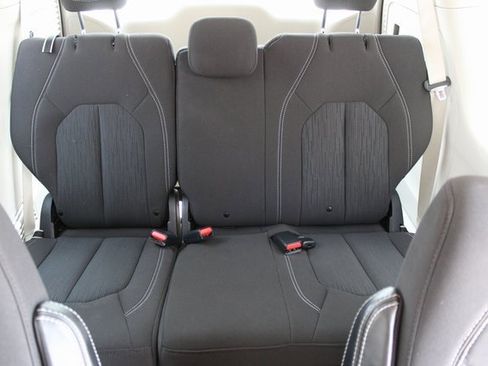 Used 2021 Chrysler Voyager LX image 13