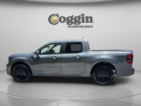 New 2025 Ford Maverick Lobo image 2