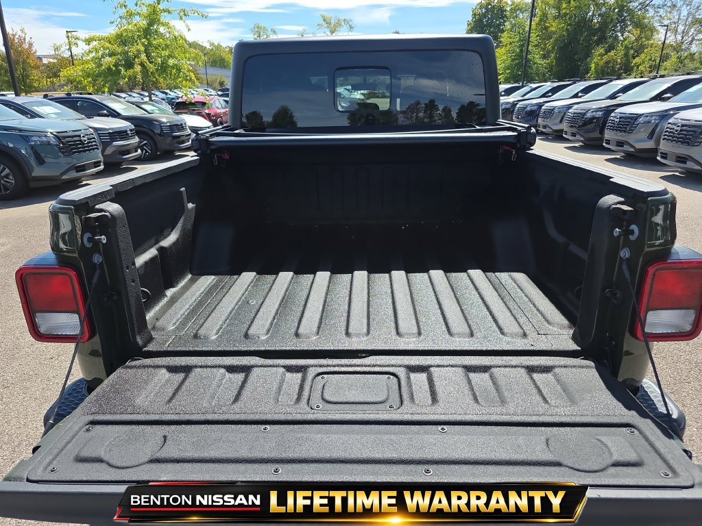 Used 2022 Jeep Gladiator Sport AWD/4WD image 16