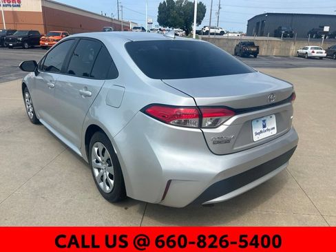 Used 2022 Toyota Corolla LE FWD image 9