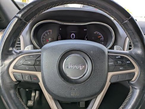 Used 2017 Jeep Grand Cherokee Limited image 21
