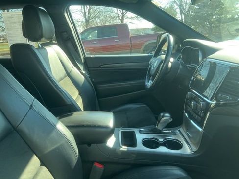Used 2020 Jeep Grand Cherokee Altitude image 11