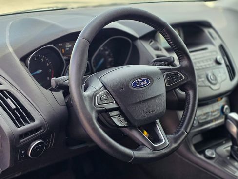 Used 2016 Ford Focus SE w/ SE Sport Package image 21