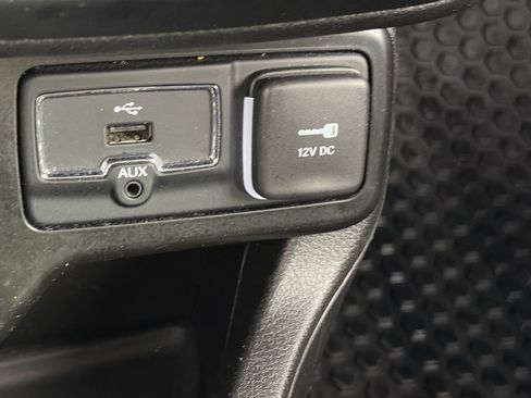 Used 2023 Jeep Renegade Latitude AWD/4WD image 22