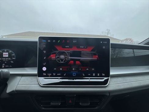New 2026 Volkswagen Tiguan SE R-Line AWD/4WD image 18