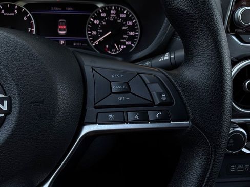 Used 2025 Nissan Sentra SV FWD image 34