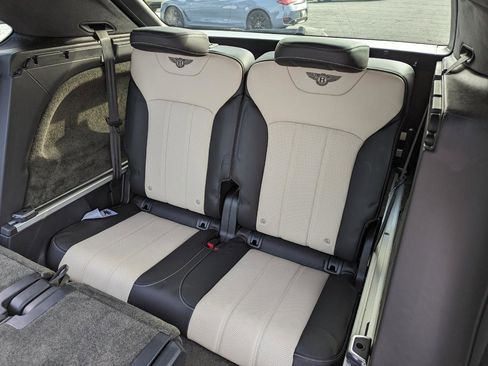 Used 2018 Bentley Bentayga Onyx Edition image 44