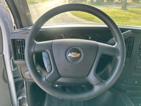 Used 2022 Chevrolet Express 2500 RWD 2500 135 w/ Driver Convenience Package image 15