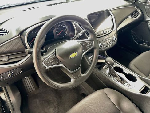 Used 2025 Chevrolet Malibu LT FWD image 12