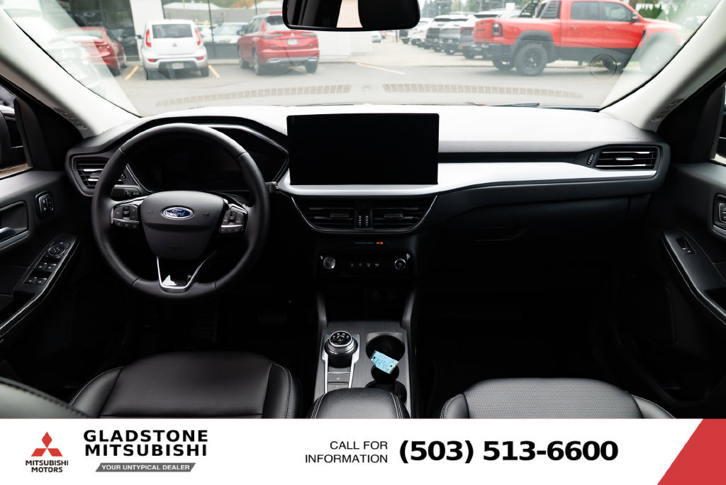 Used 2025 Ford Escape Platinum AWD/4WD image 9