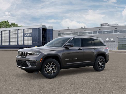 New 2025 Jeep Grand Cherokee Limited AWD/4WD image 2