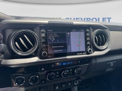 Used 2020 Toyota Tacoma TRD Off-Road AWD/4WD image 15