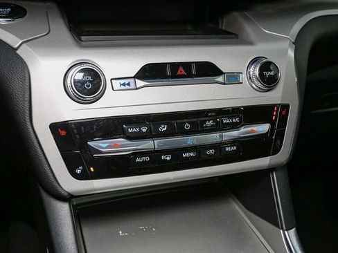 Used 2023 Ford Explorer XLT w/ Equipment Group 202A image 28