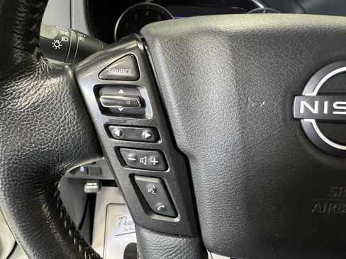 Used 2022 Nissan Frontier SV AWD/4WD image 8