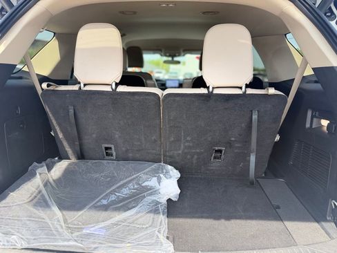 Used 2023 Ford Explorer XLT w/ Equipment Group 202A AWD/4WD image 9