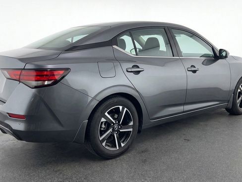 Used 2025 Nissan Sentra SV image 9