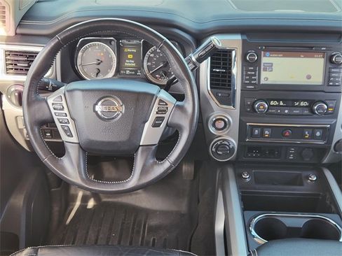 Used 2018 Nissan Titan PRO-4X w/ Pro-4x Convenience Package image 15