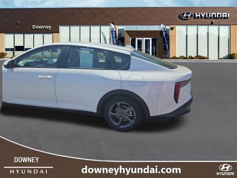 Used 2025 Kia K4 FWD image 3