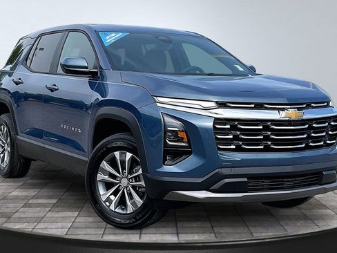 New 2026 Chevrolet Equinox LT w/ Safety and Technology Package FWD image 2
