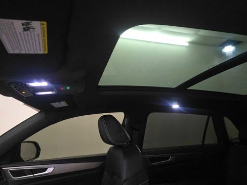 Used 2024 Volkswagen Atlas Cross Sport SE w/ Panoramic Sunroof Package image 18