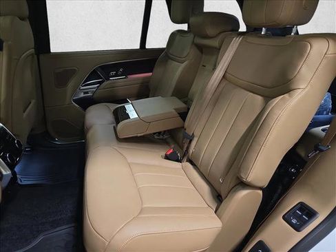 New 2025 Land Rover Range Rover Long Wheelbase SE image 16