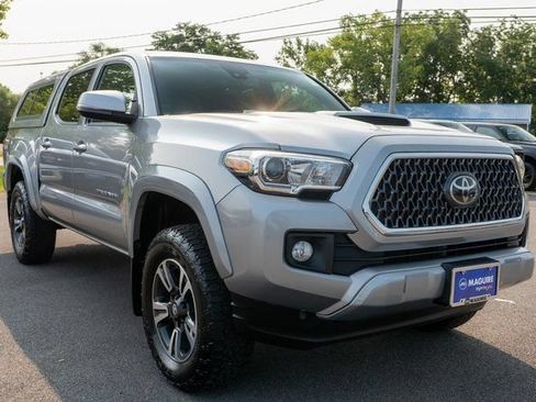Used 2019 Toyota Tacoma TRD Sport AWD/4WD image 4