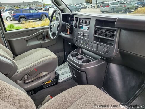 Used 2025 Chevrolet Express 3500 LT w/ LT Preferred Equipment Group RWD image 22