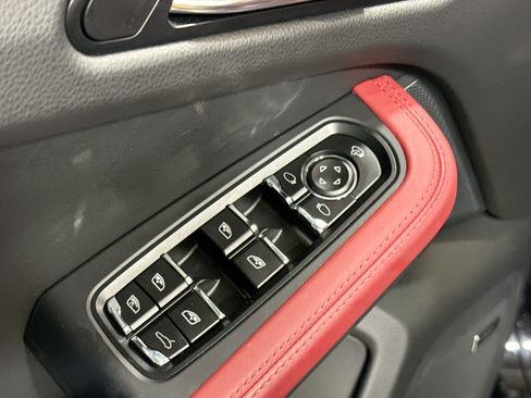 Certified 2026 Porsche Macan S AWD/4WD image 23